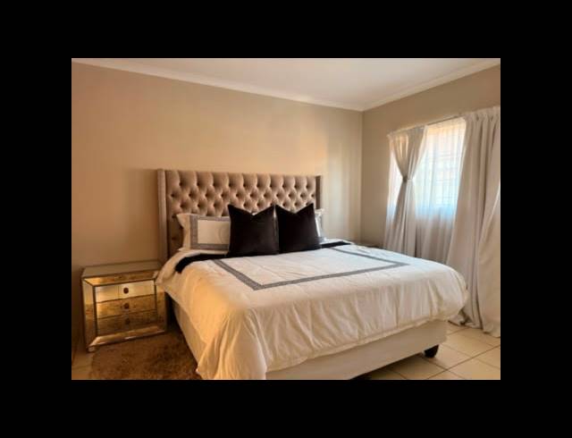 3 BEDROOM APARTMENT FOR SALE IN WATERVAL EAST